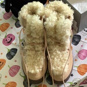 Vionic Women’s Winter Boots NEW 9.5